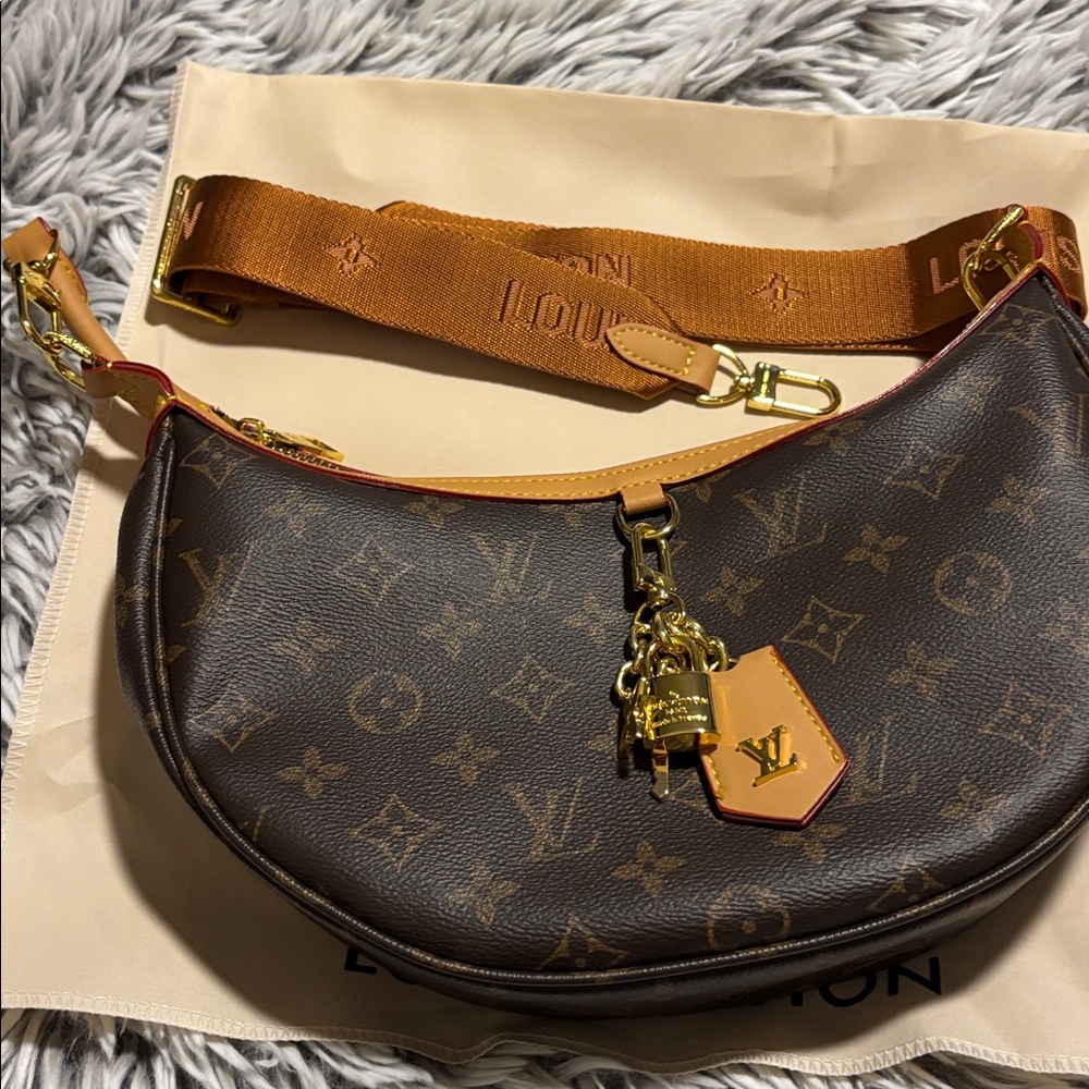 Brown and Tan Monogram Bag with Gold Accents - Picture 4 of 4